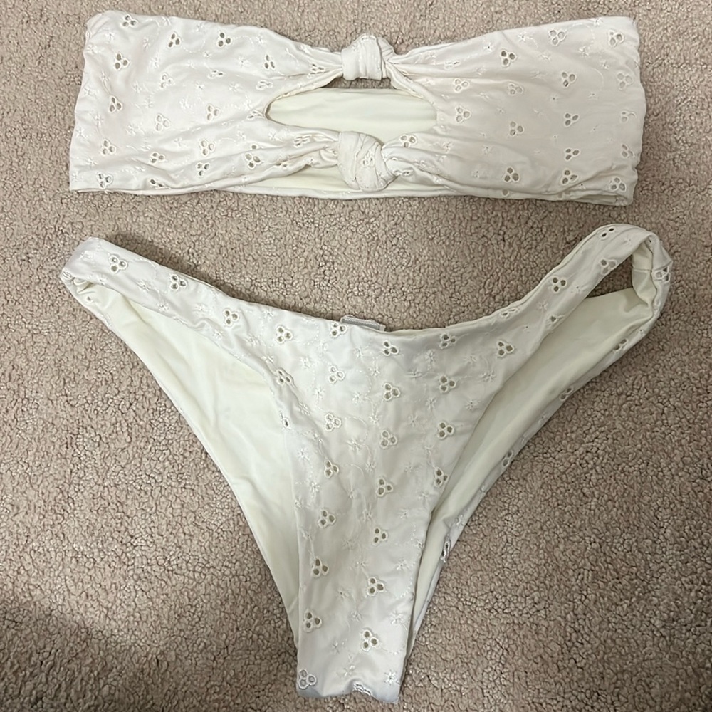 Dippin daisy white bikini